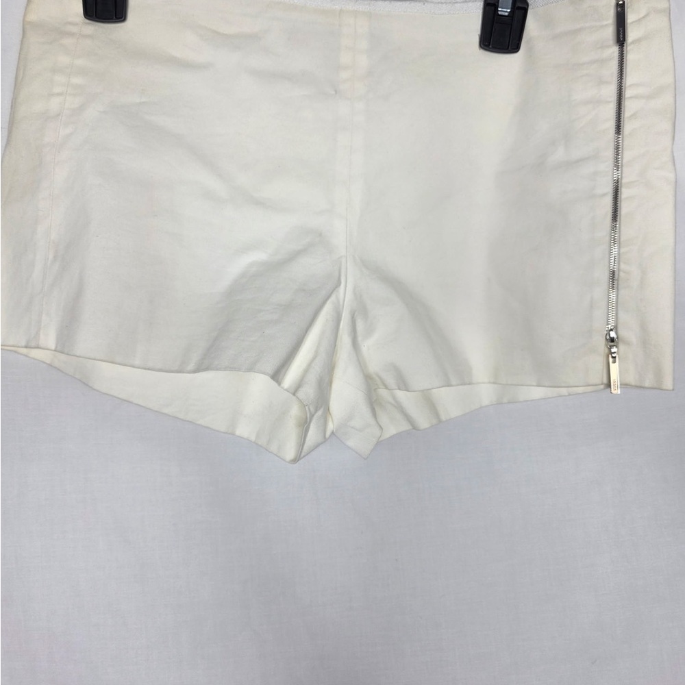 Gucci Vintage Women's Cream/White Shorts with Zipper Detail